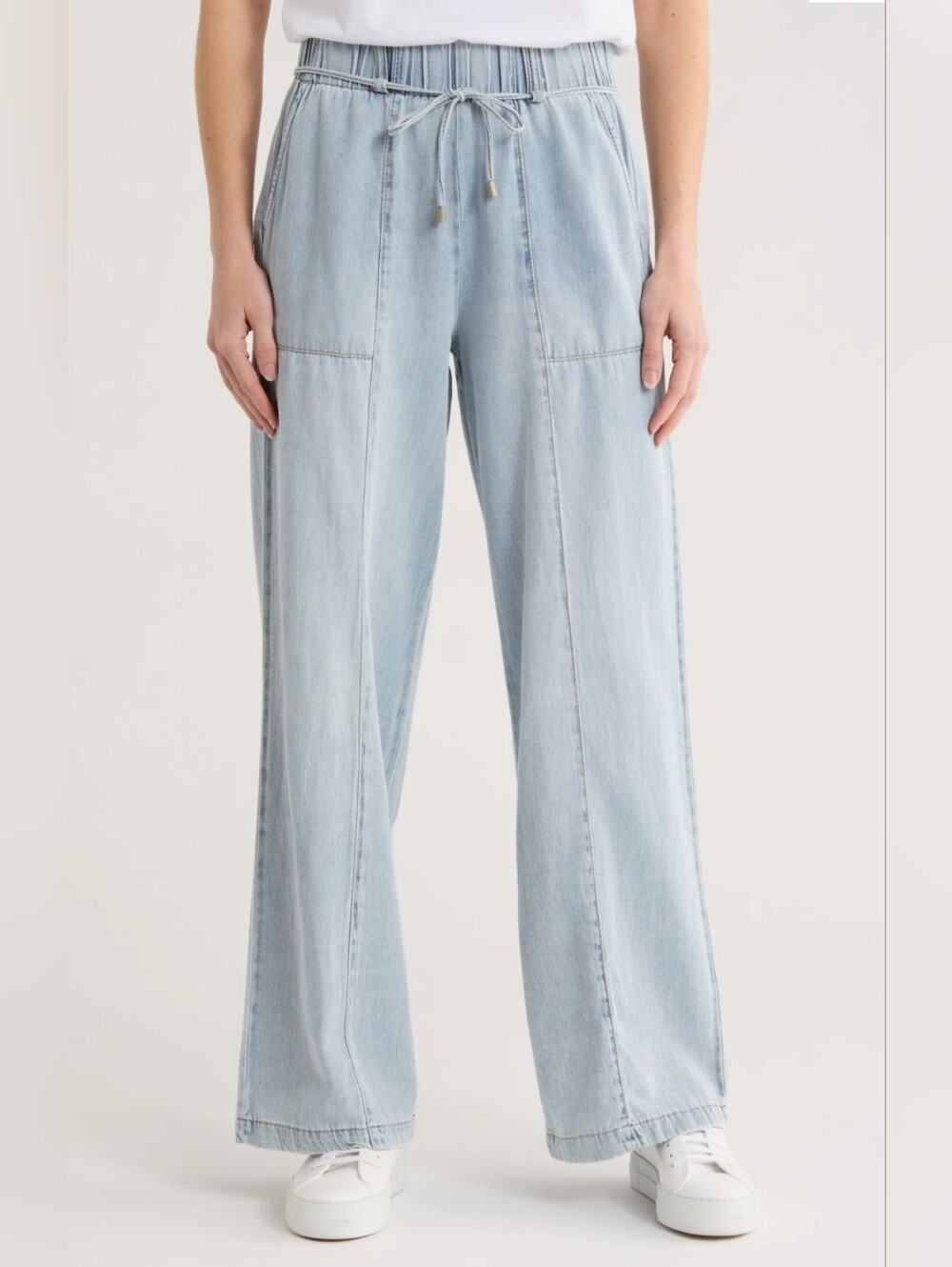 Light Wash Wide Leg Drawstring Jeans - Brand: